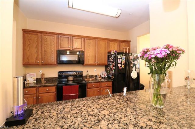 51 Transit LN, Newport News, VA 23601