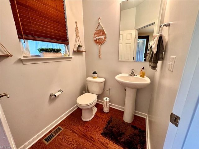 51 Transit LN, Newport News, VA 23601