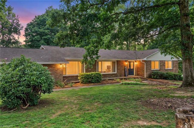 3620 Chelmsford Drive, Winston-salem, NC 27105