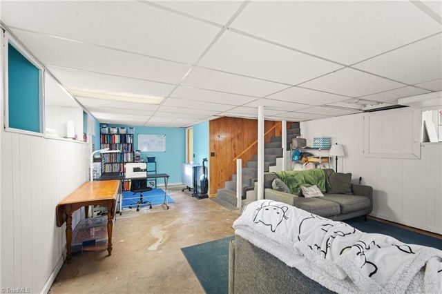3620 Chelmsford Drive, Winston-salem, NC 27105