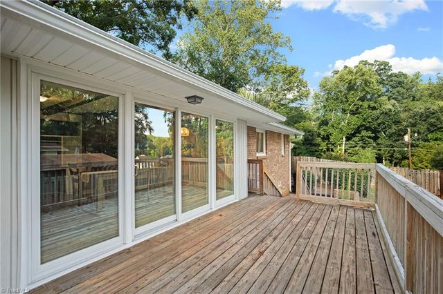 3620 Chelmsford Drive, Winston-salem, NC 27105