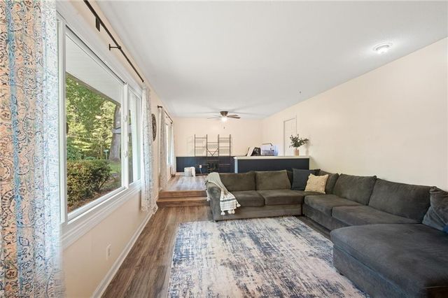 3620 Chelmsford Drive, Winston-salem, NC 27105
