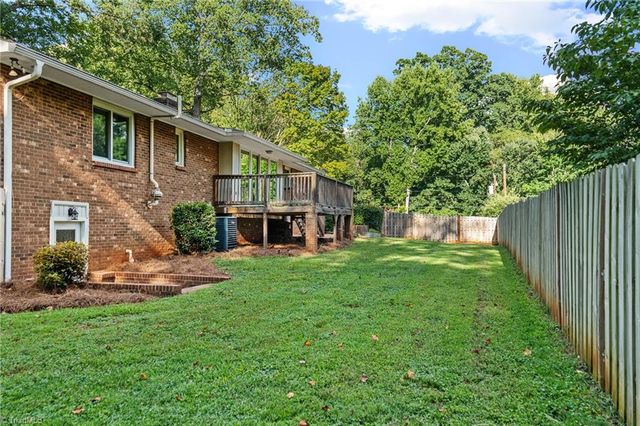 3620 Chelmsford Drive, Winston-salem, NC 27105