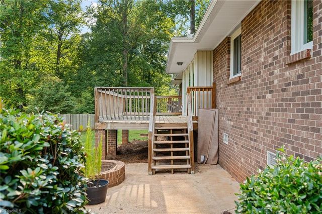 3620 Chelmsford Drive, Winston-salem, NC 27105