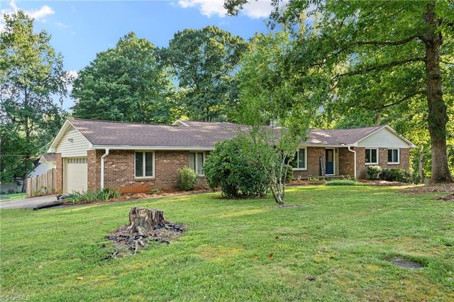 3620 Chelmsford Drive, Winston-salem, NC 27105