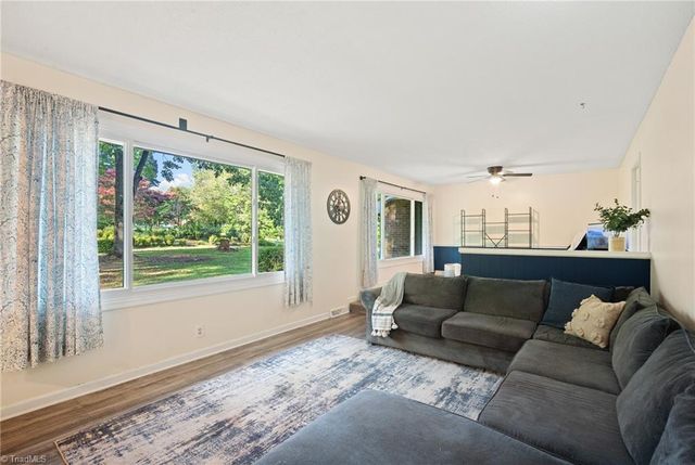 3620 Chelmsford Drive, Winston-salem, NC 27105