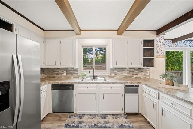 3620 Chelmsford Drive, Winston-salem, NC 27105