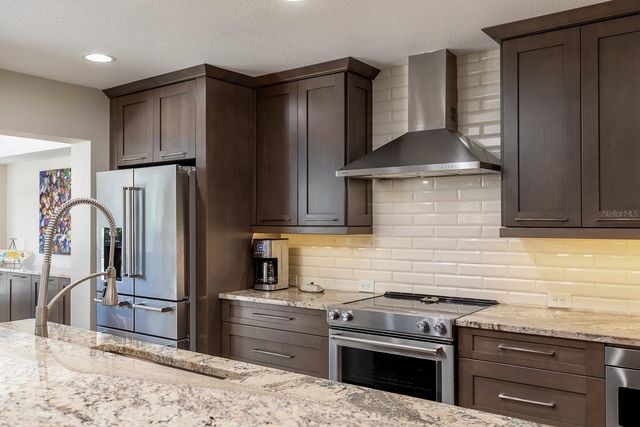 195 W SPRING LAKE DRIVE, Altamonte Springs, FL 32714