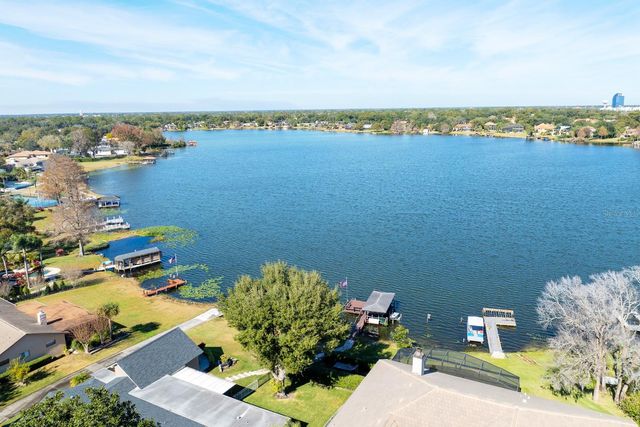 195 W SPRING LAKE DRIVE, Altamonte Springs, FL 32714