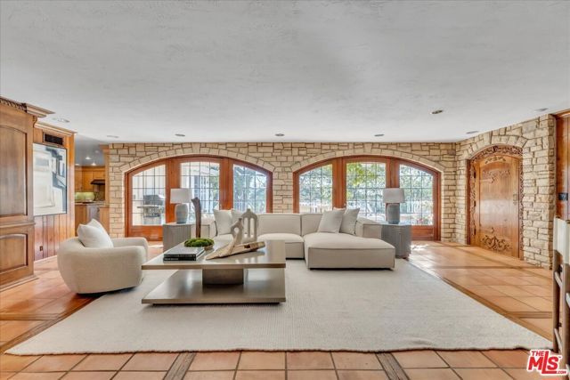 16560 Park Lane Circle, Los Angeles, CA 90049