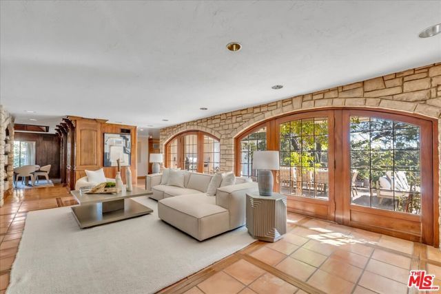 16560 Park Lane Circle, Los Angeles, CA 90049