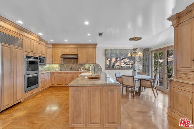 16560 Park Lane Circle, Los Angeles, CA 90049