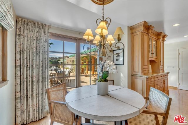 16560 Park Lane Circle, Los Angeles, CA 90049