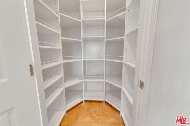 16560 Park Lane Circle, Los Angeles, CA 90049