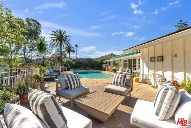 16560 Park Lane Circle, Los Angeles, CA 90049