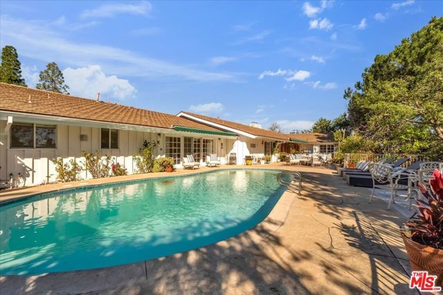 16560 Park Lane Circle, Los Angeles, CA 90049