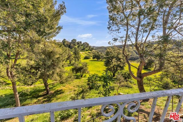 16560 Park Lane Circle, Los Angeles, CA 90049