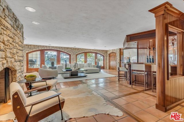 16560 Park Lane Circle, Los Angeles, CA 90049