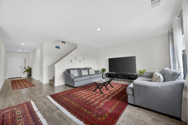 7816 Dracut Dr, Elk Grove, CA 95758