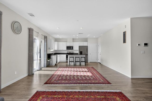 7816 Dracut Dr, Elk Grove, CA 95758