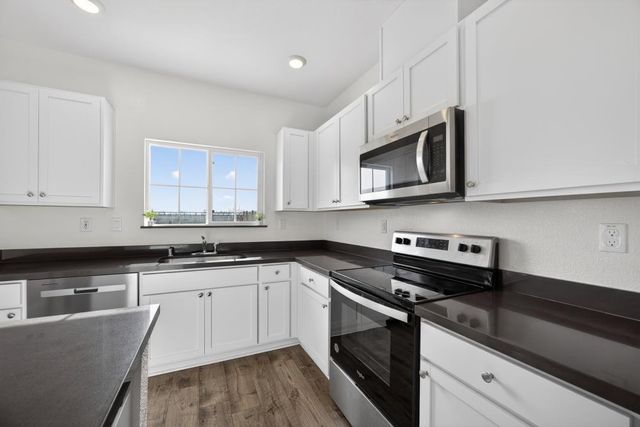 7816 Dracut Dr, Elk Grove, CA 95758