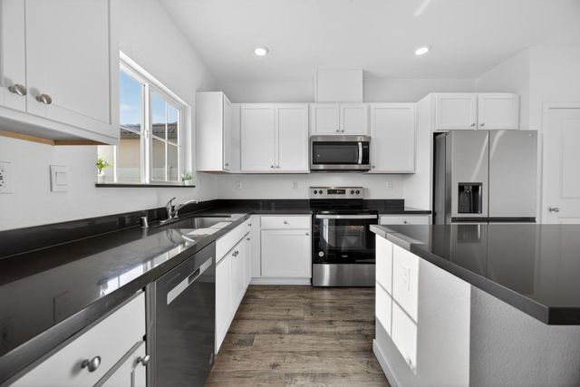 7816 Dracut Dr, Elk Grove, CA 95758