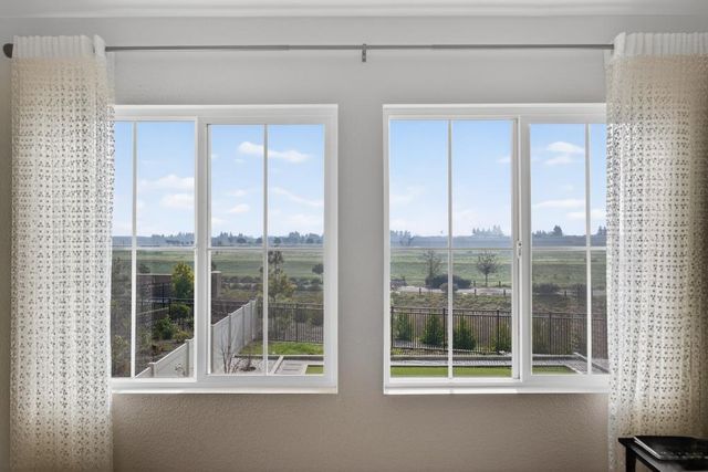 7816 Dracut Dr, Elk Grove, CA 95758