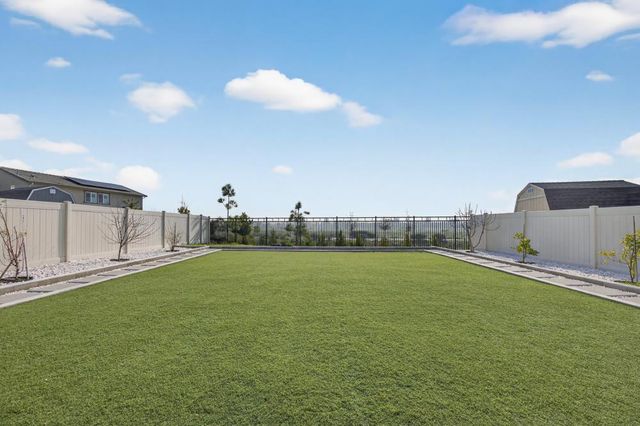 7816 Dracut Dr, Elk Grove, CA 95758