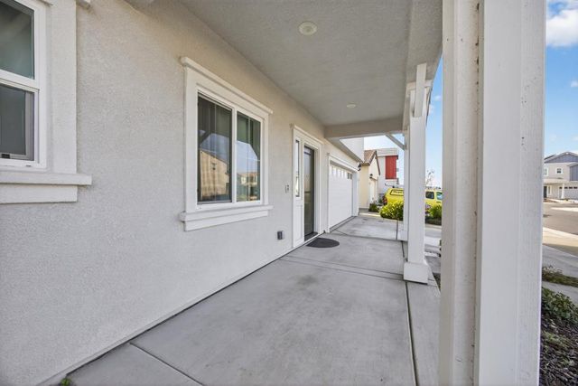 7816 Dracut Dr, Elk Grove, CA 95758