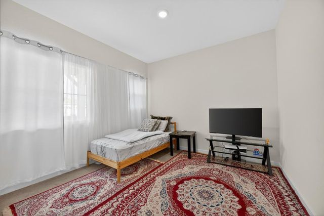 7816 Dracut Dr, Elk Grove, CA 95758