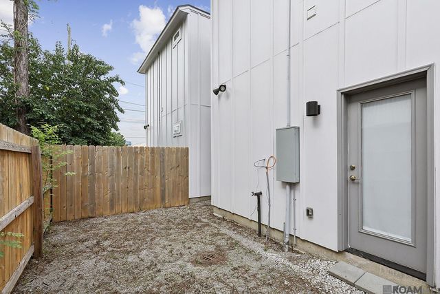 2047 Red Stick Villas Dr, Baton Rouge, LA 70815