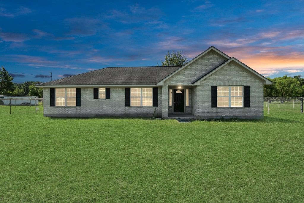98 Road 22705, Cleveland, TX 77327
