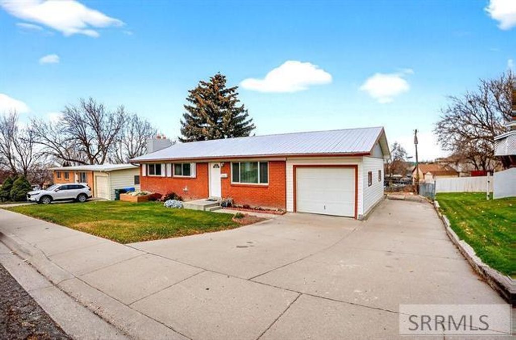 Image 1 of property listing at 1126 La Brea, Pocatello, ID 83201