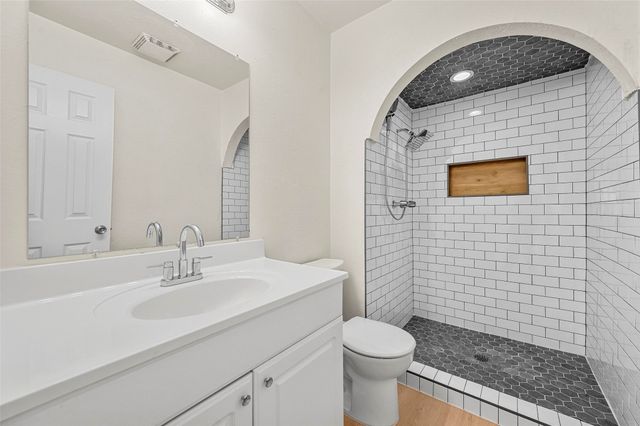 5117 Shannon Drive, The Colony, TX 75056