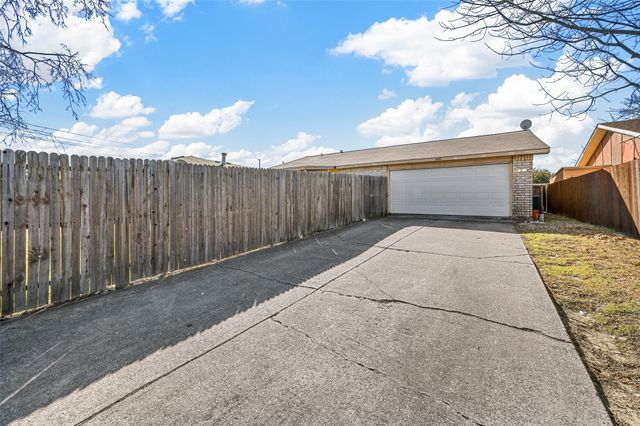 5117 Shannon Drive, The Colony, TX 75056