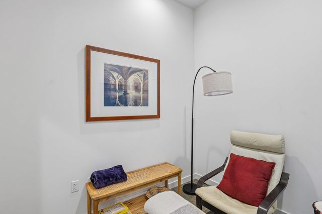 800 Embassy DR 319, Austin, TX 78702
