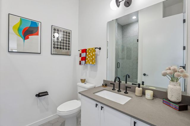 800 Embassy DR 319, Austin, TX 78702