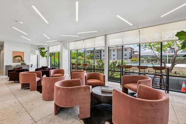 800 Embassy DR 319, Austin, TX 78702