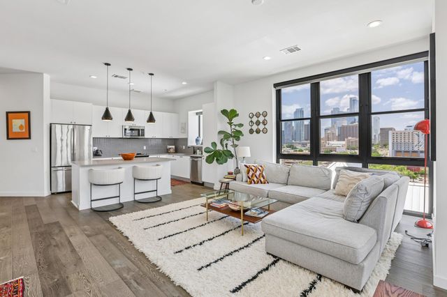 800 Embassy DR 319, Austin, TX 78702