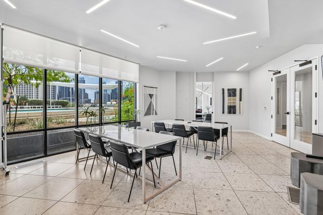 800 Embassy DR 319, Austin, TX 78702