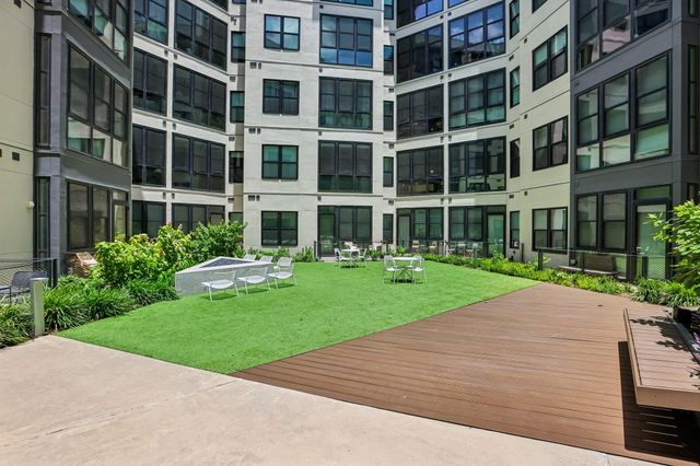 800 Embassy DR 319, Austin, TX 78702