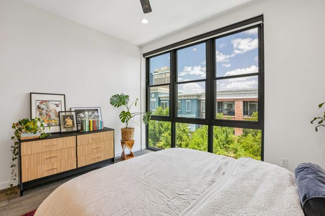 800 Embassy DR 319, Austin, TX 78702