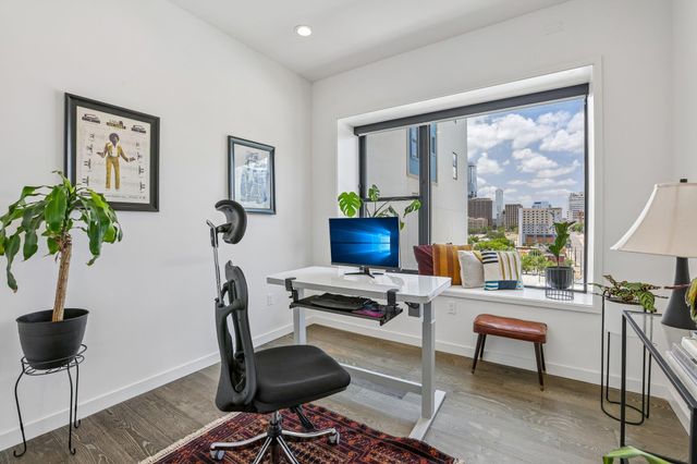 800 Embassy DR 319, Austin, TX 78702