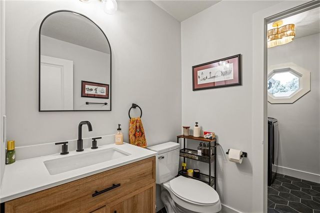 1144 NE Hunters Ridge, Lee's Summit, MO 64086