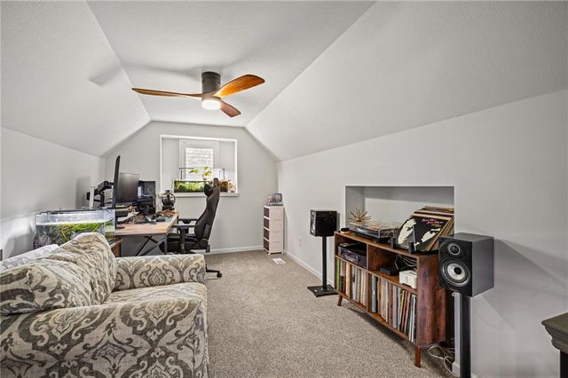 1144 NE Hunters Ridge, Lee's Summit, MO 64086