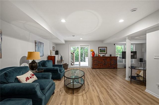 1144 NE Hunters Ridge, Lee's Summit, MO 64086