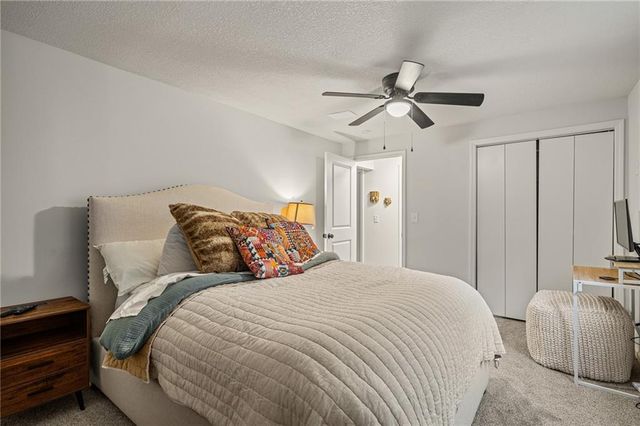 1144 NE Hunters Ridge, Lee's Summit, MO 64086