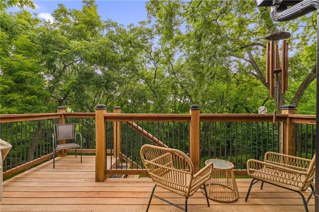 1144 NE Hunters Ridge, Lee's Summit, MO 64086
