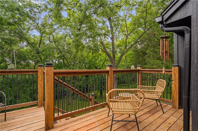 1144 NE Hunters Ridge, Lee's Summit, MO 64086