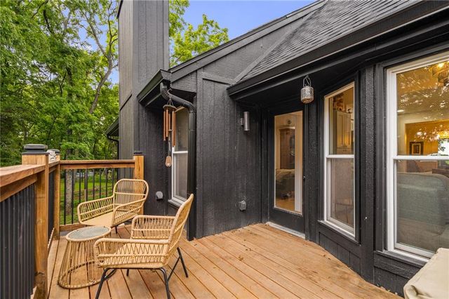 1144 NE Hunters Ridge, Lee's Summit, MO 64086
